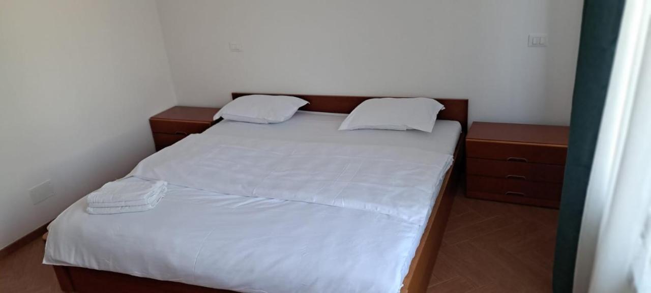 Casa Francesca Διαμέρισμα Comanesti  Εξωτερικό φωτογραφία