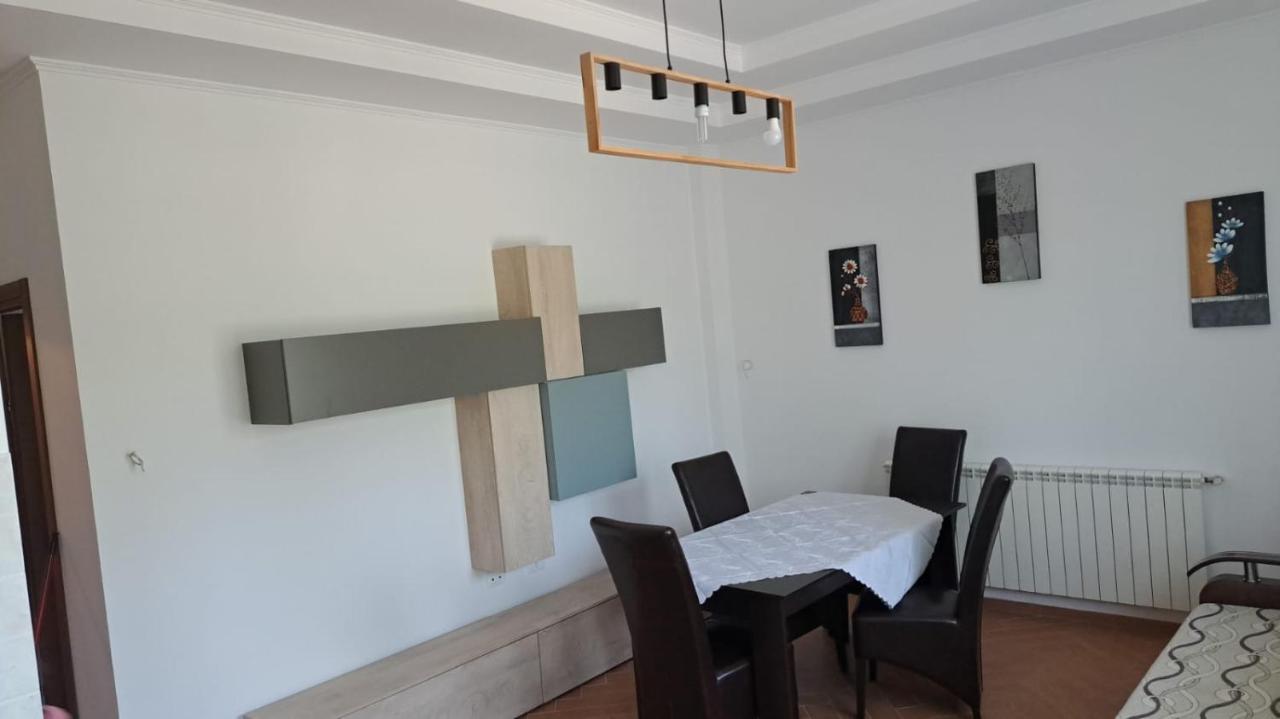 Casa Francesca Διαμέρισμα Comanesti  Εξωτερικό φωτογραφία